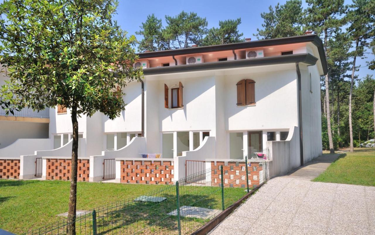 Villaggio Delfino Bibione Exterior foto
